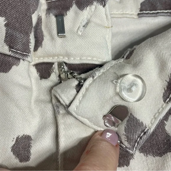 Zara Cow Print High-Rise Jeans Pants. Flared bootcut. Size 6. Stained hems legs - Picture 4 of 11